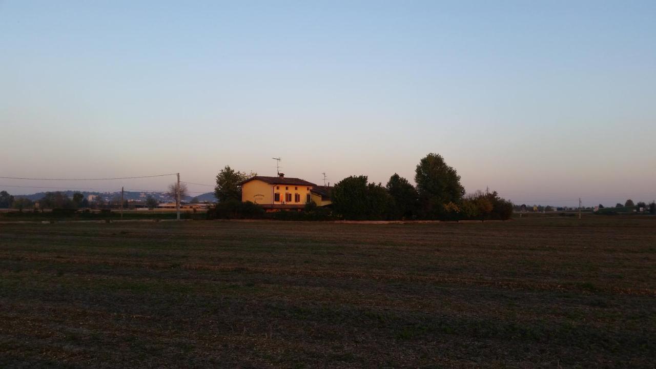 Bed and Breakfast La Cascina Di Alice Кастільйоне-делле-Стів'єре Екстер'єр фото