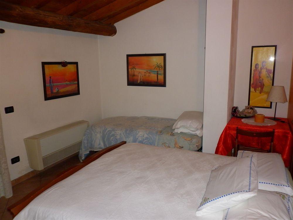 Bed and Breakfast La Cascina Di Alice Кастільйоне-делле-Стів'єре Екстер'єр фото